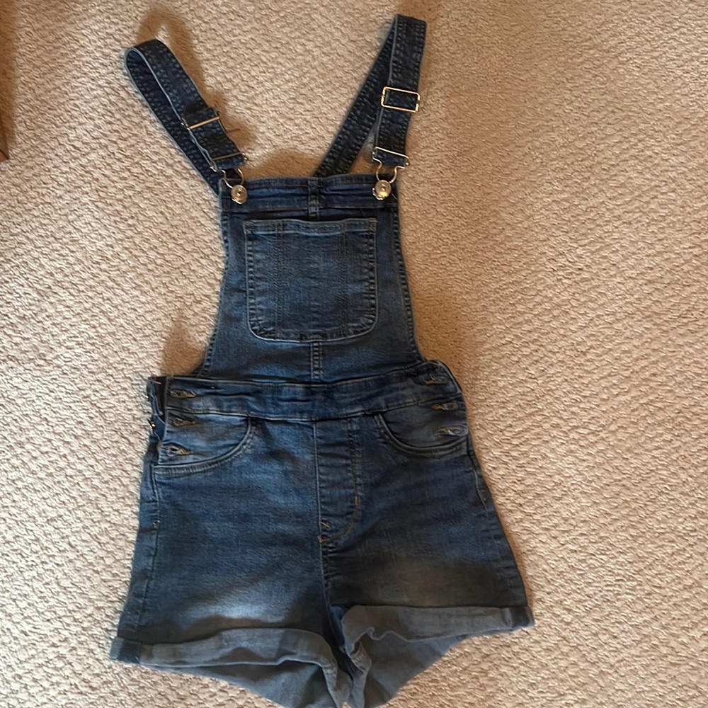 Short Jean Overalls by H&M. Size 4, excellent condition